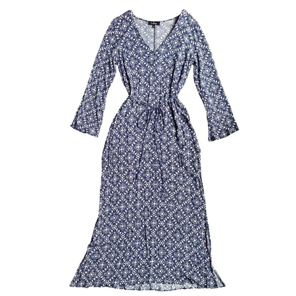 Lulus Mandala Daydream Blue White Print Bell Sleeve Maxi Dress Size M Side Slits - Picture 2 of 5